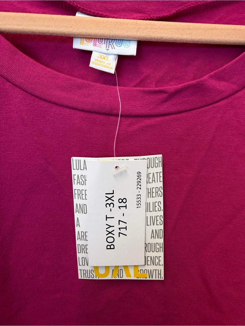 LuLaRoe Short Sleeve Boxy Top in Fuchsia - Picture 2 of 2